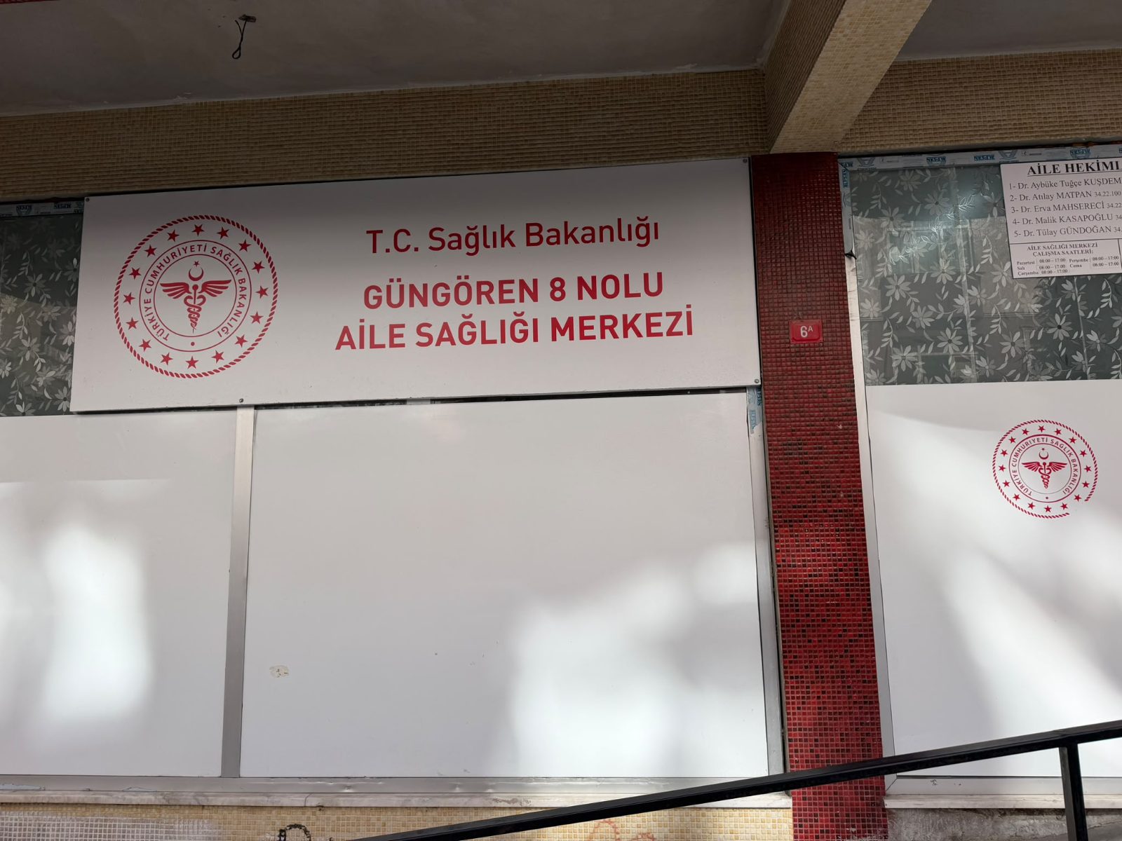 Güngören 8 Nolu Aile Sağlığı Merkezi girişi ve tabelası